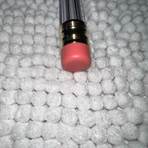 Refillable lip gloss holder! SO CUTE! - Picture 4 of 6